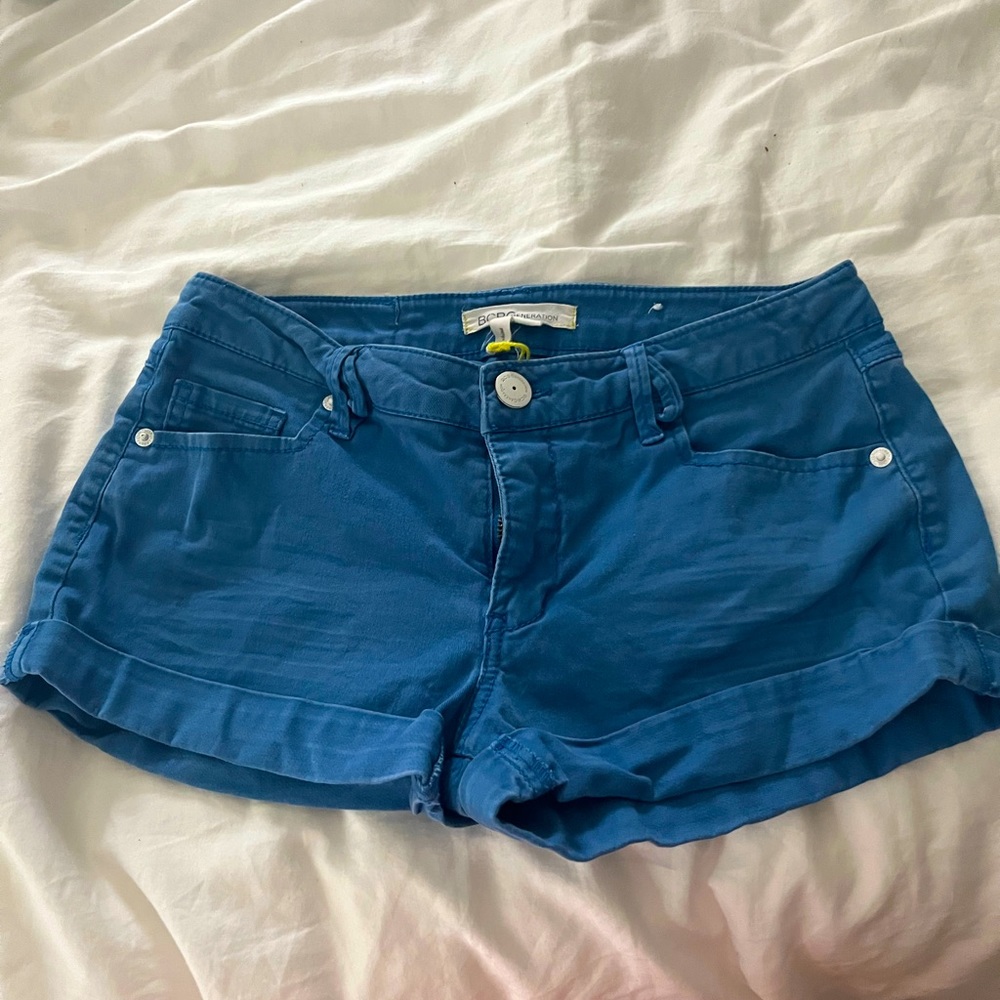 BCBGeneration Low rise cute blue shorty shorts with white buttons